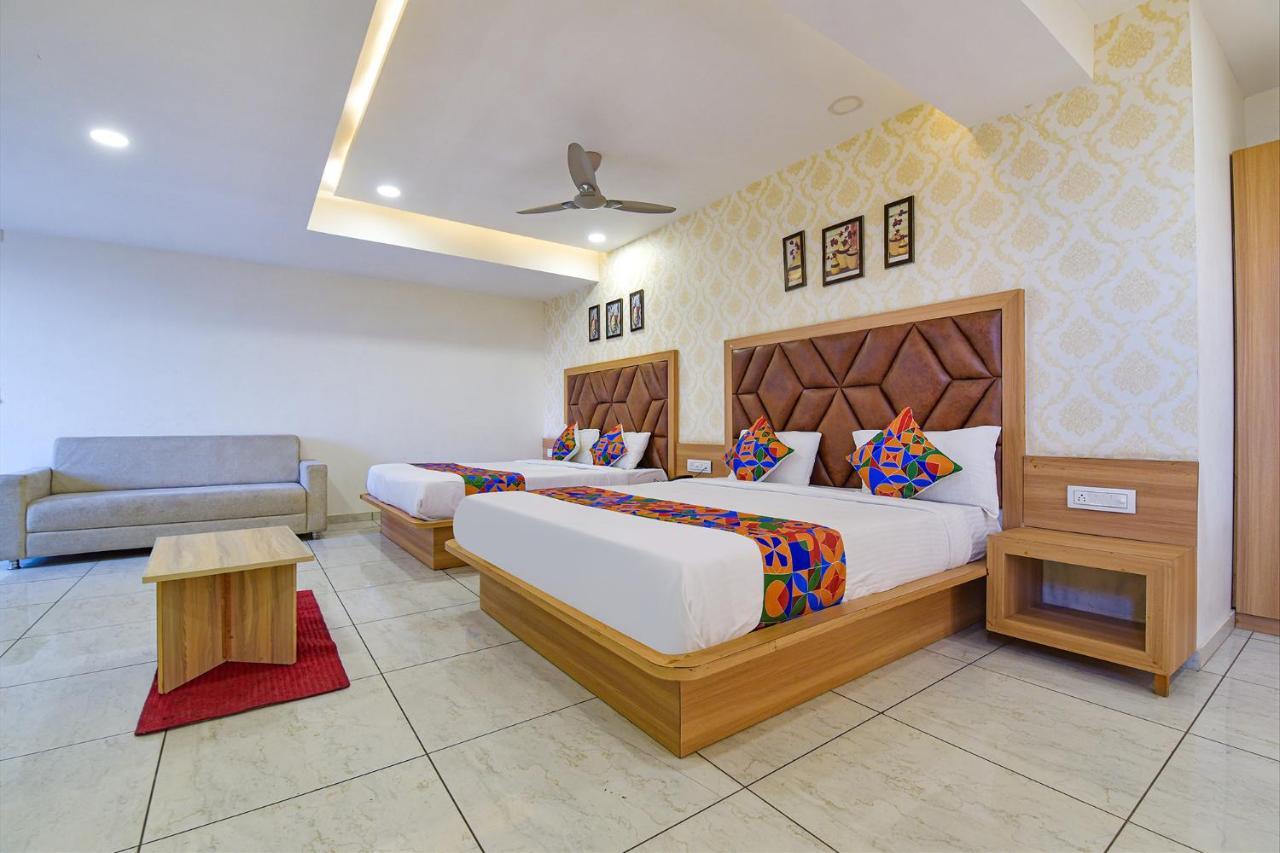 Hotel Legrand.Inn Ahmadábád Kültér fotó