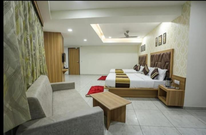 Hotel Legrand.Inn Ahmadábád Kültér fotó